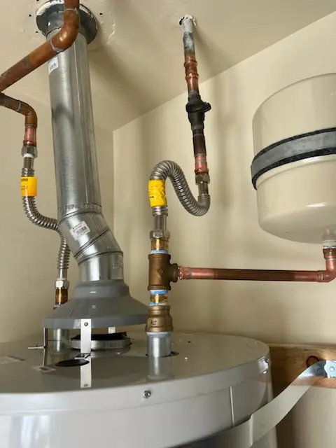 Water heater installation and plumbing repair in Galveston